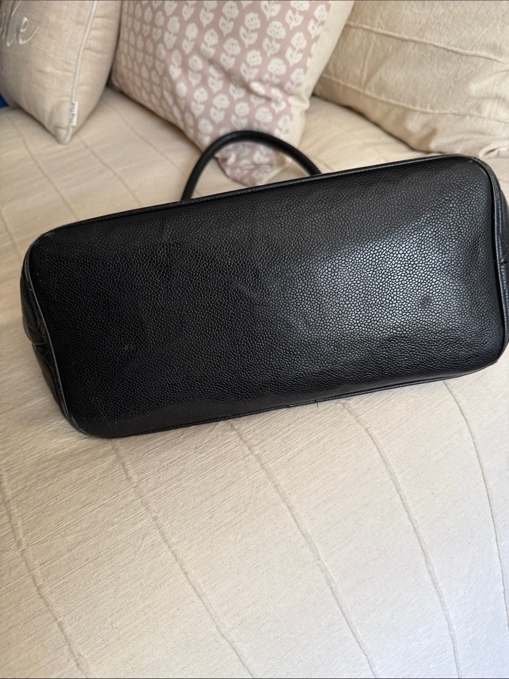 CHANEL Black Quilted Leather Tote with Signature CC Emblem - Picture 15 of 17
